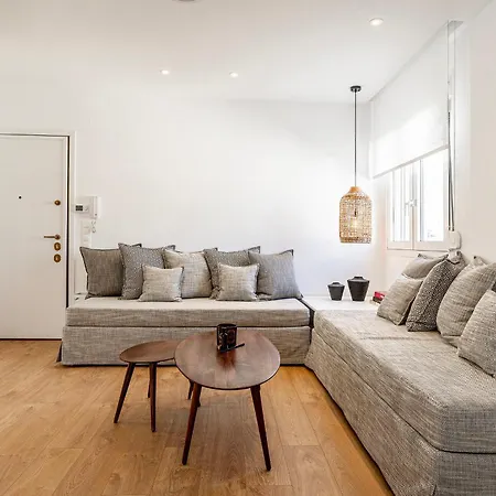 Blanche By Aristotelous Square *