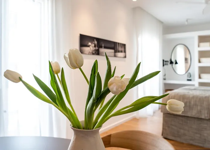 Blanche By Aristotelous Square *