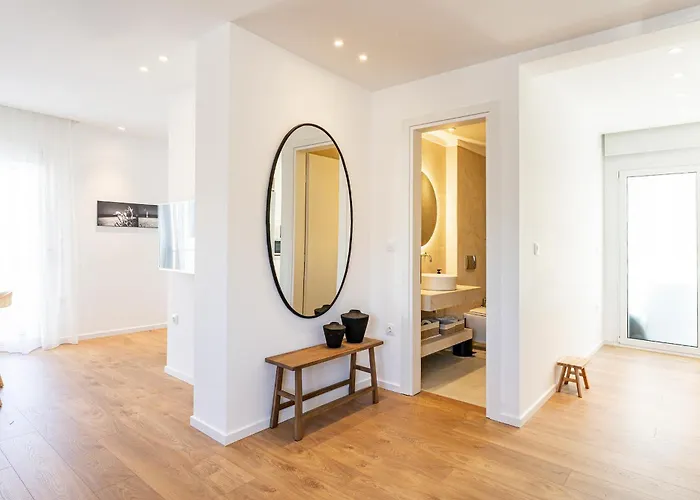 Blanche By Aristotelous Square *