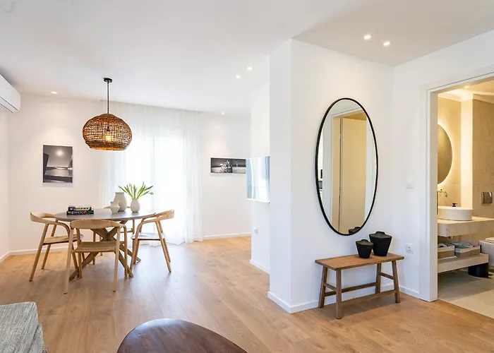 Blanche By Aristotelous Square