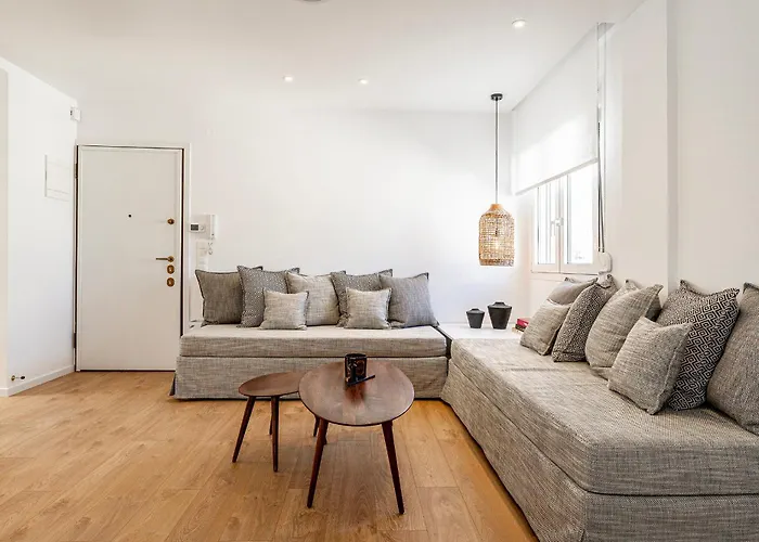 Blanche By Aristotelous Square *