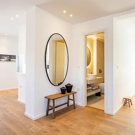 Blanche By Aristotelous Square *